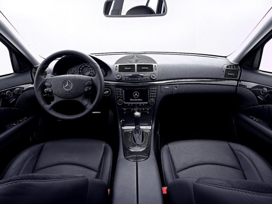  Mercedes-Benz E63 AMG 2006 года  (фото 10 из 22)